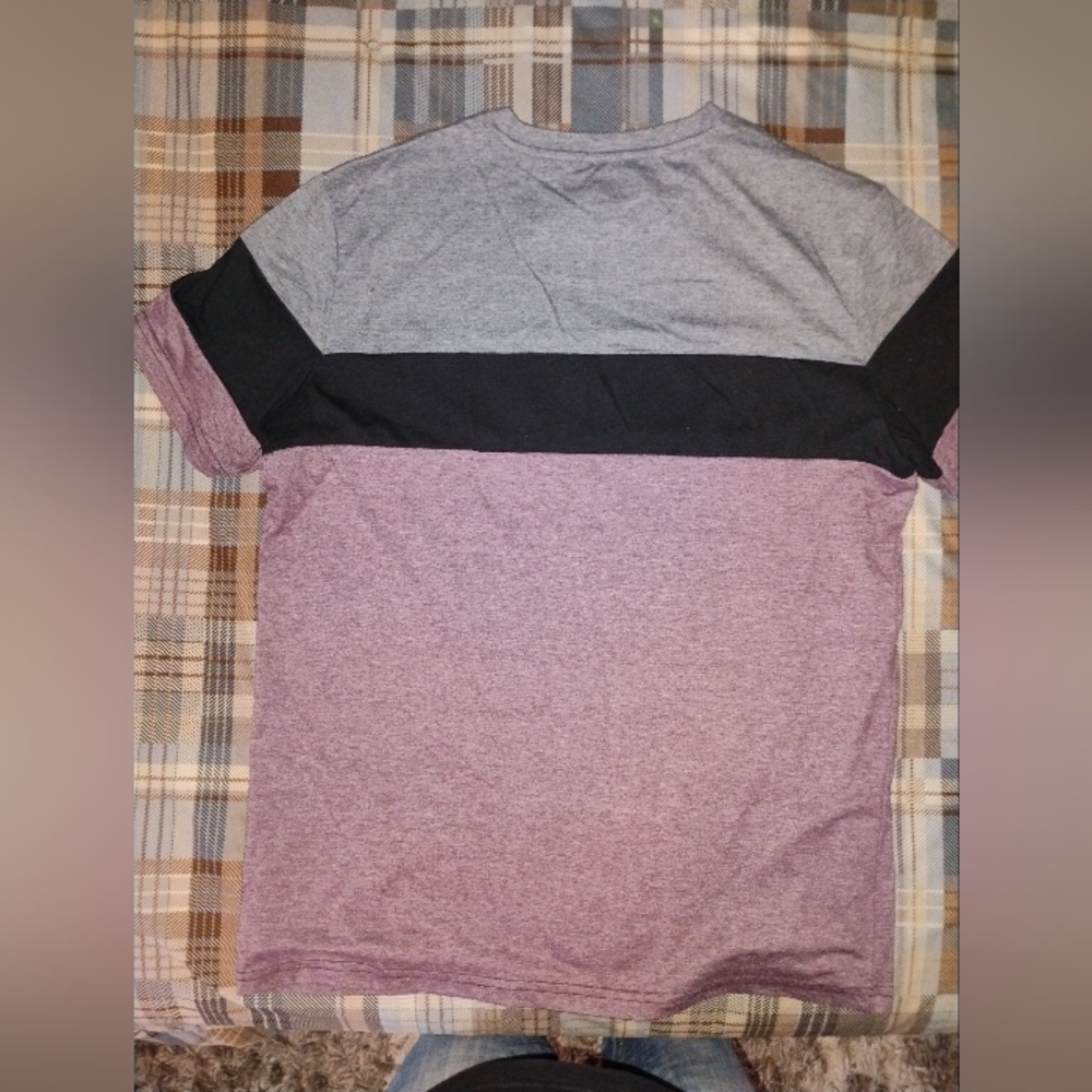 Free 🌎 Planet T-shirt9 - Picture 4 of 4